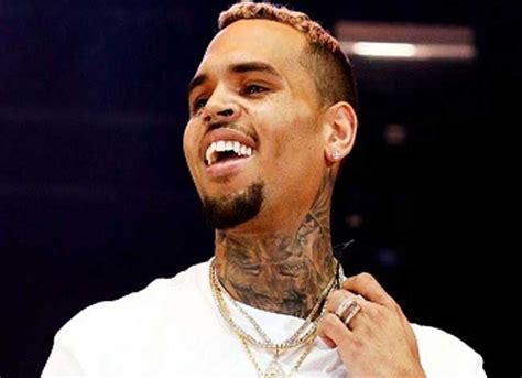 Chris Brown Net Worth 2020, Height, Age, Wiki, Biography, Family