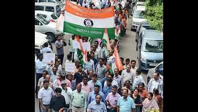 Redevelopment of rly colonies opposed | Vadodara News - Times of India