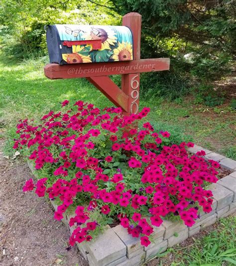 27 Modern Mailbox Flower Bed Ideas To Boost Your Curb Appeal