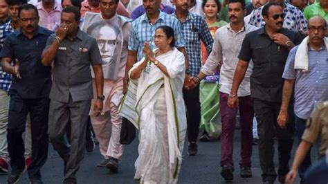 Mamata Banerjee govt appoints 5-member committee to probe Vidyasagar ...