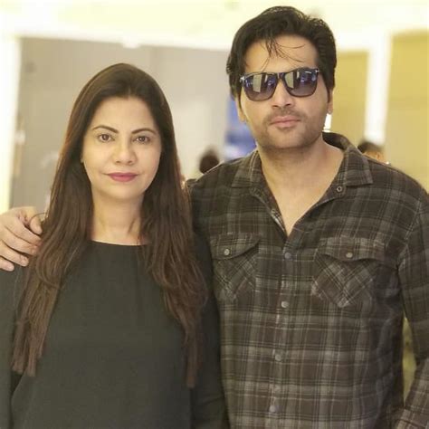 Humayun Saeed Wife Samina - 35 Romantic Pictures | Reviewit.pk