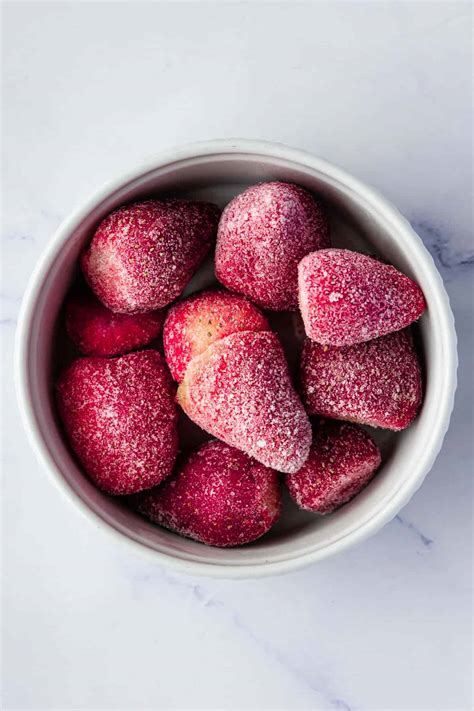 5-Minute Strawberry Oat Milk (+ VIDEO) | The Fruity Jem