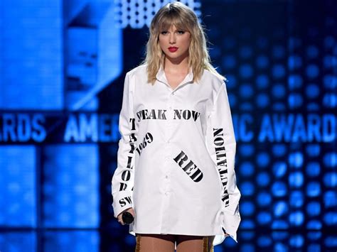 Taylor Swift Wears Prison-Like Shirt Covered With Names Of, 47% OFF