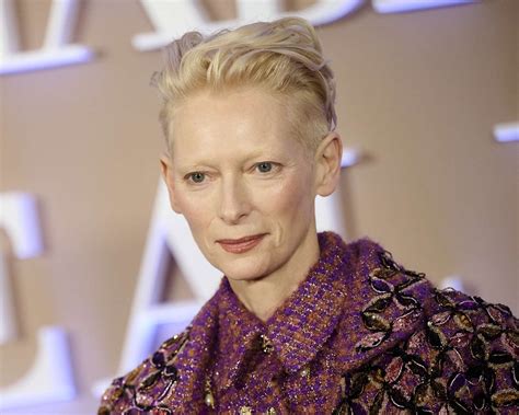 How to Gracefully Grow Out an Undercut, According to Hairstylists