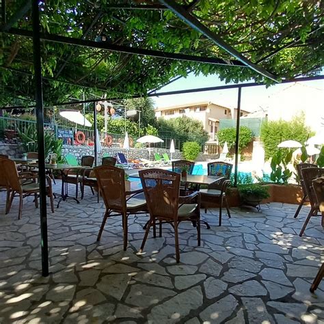 ARGO STUDIOS & APARTMENTS (Corfu/Benitses) - Hotel Reviews & Photos ...