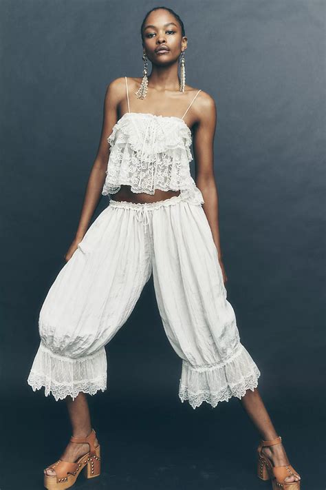 Everyone at the Paris Chloé Show Wore the Surprising Bloomers Trend ...