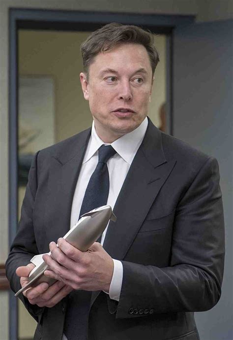 Elon Musk Eye Colour | Unraveling Myth of His Deep Blue Eyes