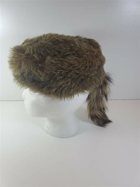 Vintage Davy Crockett Coonskin Tail Cap Raccoon Danie… - Gem