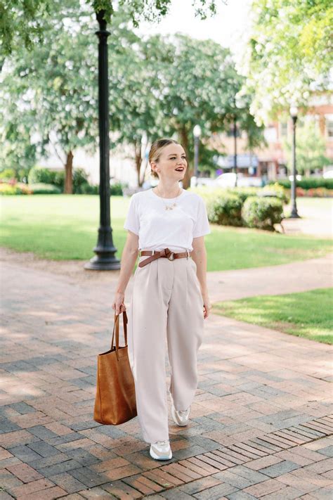 The $7 Hanes White T-Shirt That Every Woman Needs | Poor Little It Girl