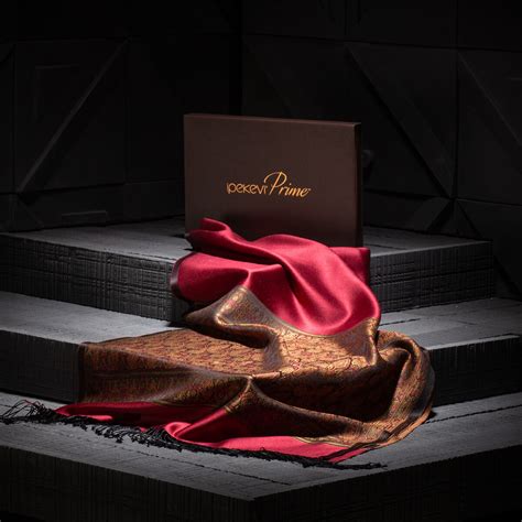 Red Jacquard Hand Woven Prime Silk Scarf | Ipekevi