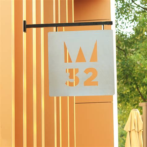 Shop Local Sign 的图像结果