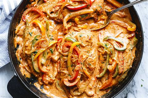 Creamy Fajita Chicken Breasts Recipe — Eatwell101