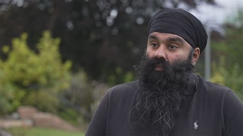 Foreign Secretary asks for progress over Scot detained in India - BBC News