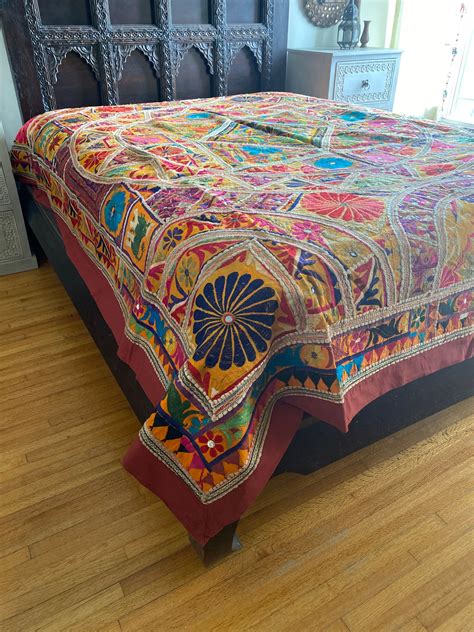Vintage Red and Mirror-work bedcover, Red Indian Patchwork Bedcover ...