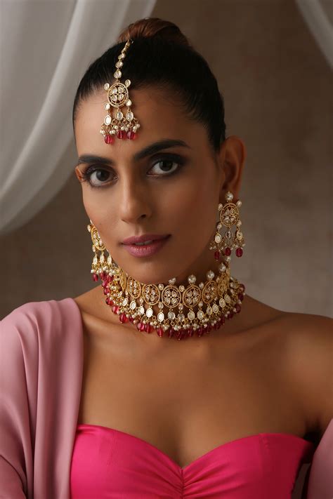 Seera Red Polki and Pearl Choker Set with Maang Tikka - Swabhimann ...