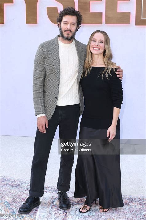 The best Kristen Bell feet pictures 🤩