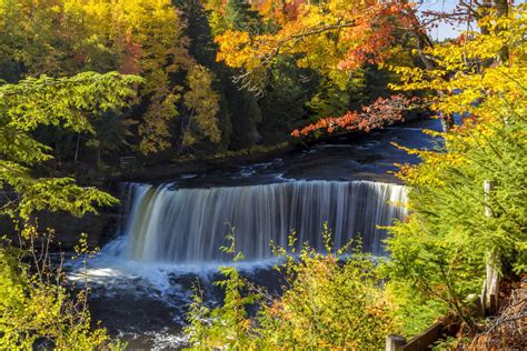 Discover the 5 Best Fall Vacation Ideas with Central Kentucky Tours - Central Kentucky Tours