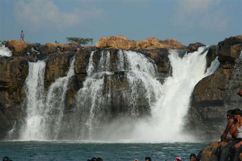 14 Popular Waterfalls Near Hyderabad For A Picturesque Vacay In 2026!