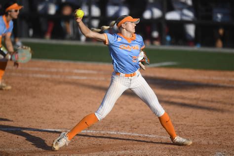 Tennessee softball pitchers Karlyn Pickens, Peyton Tanner record no ...