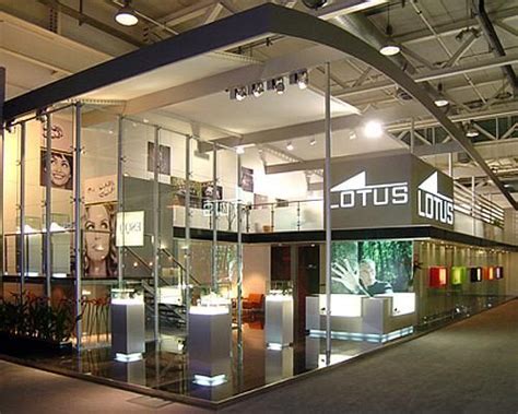 De Lógica Soluciones de Marketing: Customer Reviews, Stands and Services