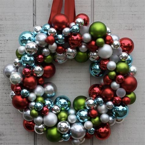 So könnt ihr einen richtig kreativen Weihnachtskranz basteln - 20+ Ideen