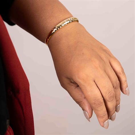 Buy Cloud Studded Diamond Bangle Moissanite and Lab Diamond – Vai Ra