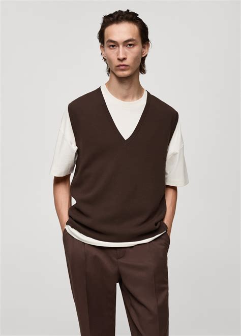 Fine-knit gilet - Men | MANGO USA