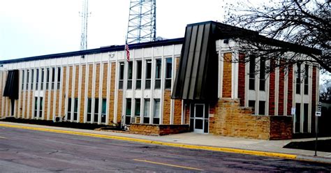 Waseca County hears long awaited proposal to house inmates | News ...