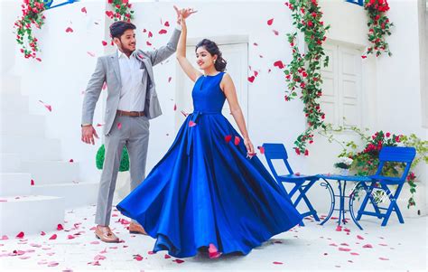 What To Wear To A Pre-Wedding Shoot To Add Visual Drama! 9 Options for ...