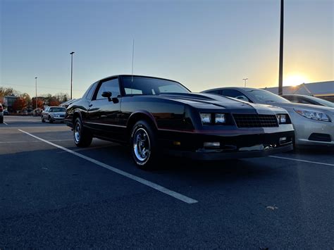 [4032x3024] 85 Monte Carlo SS at the grocery store : r/carporn