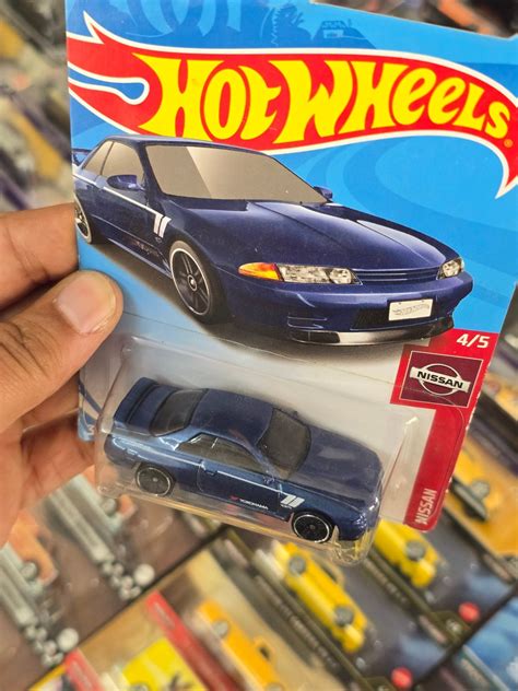 Hot Wheels Nissan Skyline GT-R (BNR32) - Blue (2018 Card) - Kinder Logs ...