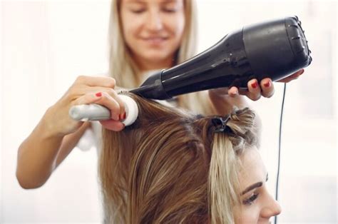 Hair Tutorials Blow Drying 的图像结果