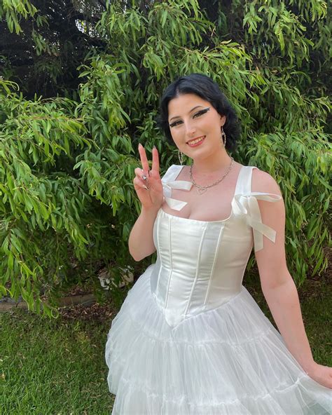 Melissa | bees r cool and so is protecting them and their native flora 😎 | Instagram