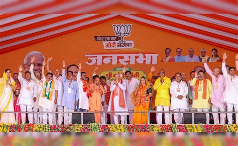 40 डिग्री का तापमान..., 73 साल की उम्र ... , 400 सीटों का लक्ष्य पाने ...