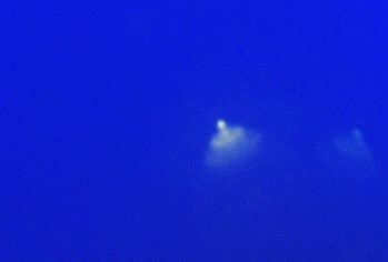 【不明发光体——疑似UFO摄影图片】窗前生活摄影_梅楠子_太平洋电脑网摄影部落
