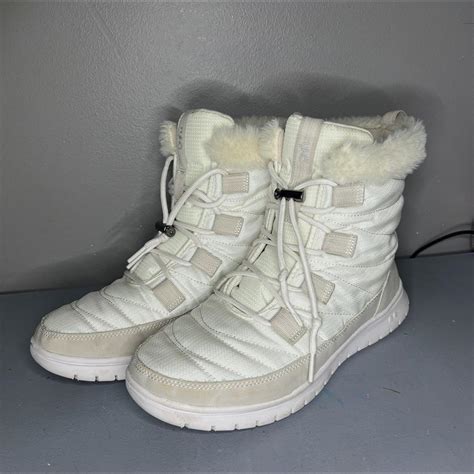 White snow boots, super comfortable feels like your... - Depop