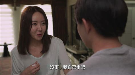 韩国电影《妈妈的朋友3》儿子泡上了妈妈的闺蜜，阻力最大的却是爸爸？_凤凰网