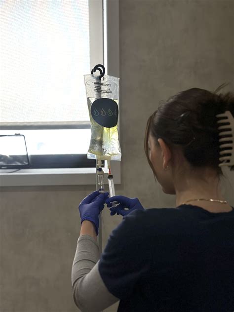 IV Bolus: Meaning, Method, & Uses