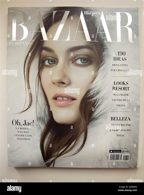 Woman's face on Spanish-language magazine cover Stock Photo - Alamy