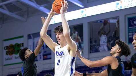 Florida commit Olivier Rioux, the world's tallest teenager, has room to ...