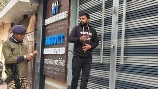 कोडीनयुक्त कफ सीरप बिक्री को लेकर ED की छापामारी, खंगाले दस्तावेज और ...