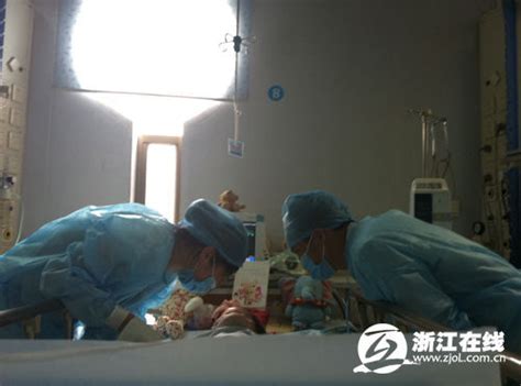 杭州2岁女童意外坠楼死亡：保姆出电梯了，孩子留在里面......_陈先生_监控_女儿