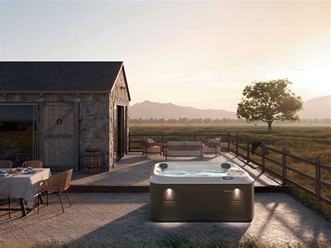 Hot Tub Sizing and Seating Guide | Jacuzzi®