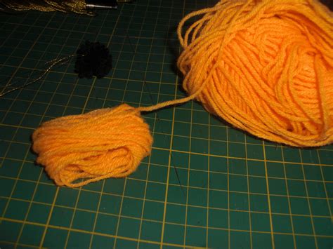 Woollen Thread Design 的图像结果