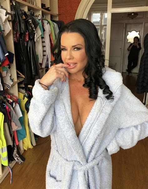 Veronica Avluv : r/ModelsGoneMild