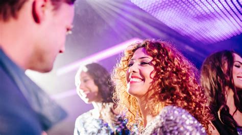 French Pick-Up Lines: 100+ Playful, Funny And Cheesy Pick-Up Lines To ...