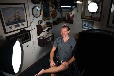 Practical Light Interview Shot 的图像结果