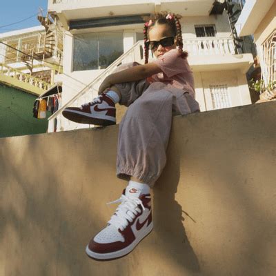 Jordan 1 Retro High OG Younger Kids' Shoes. Nike IN