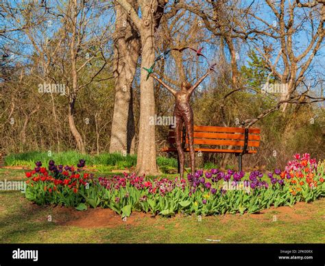 Edmond oklahoma statue hi-res stock photography and images - Alamy