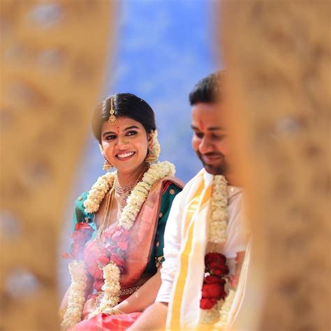 साउथ इंडियन एक्ट्रेस- सिंगर Swagatha S Krishnan ने ऋषिकेश में Akshay ...